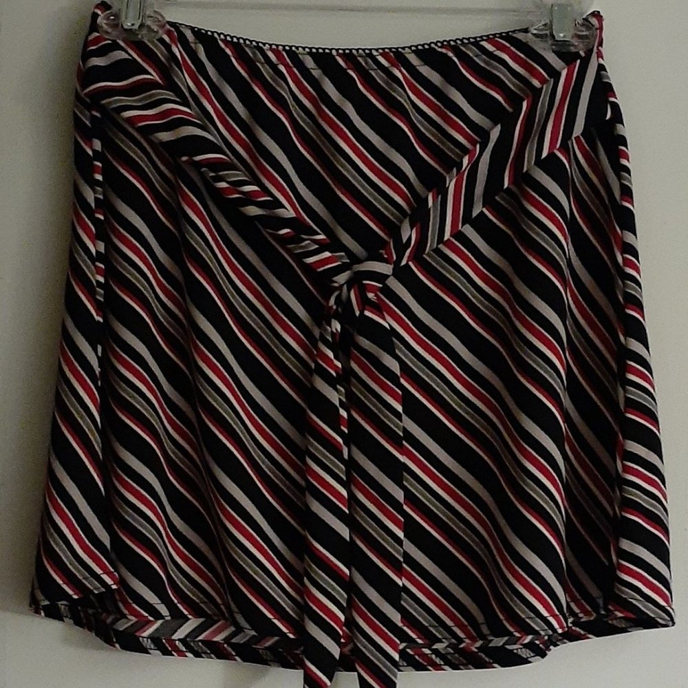35th and 10th Mini Skirt Red Black size M